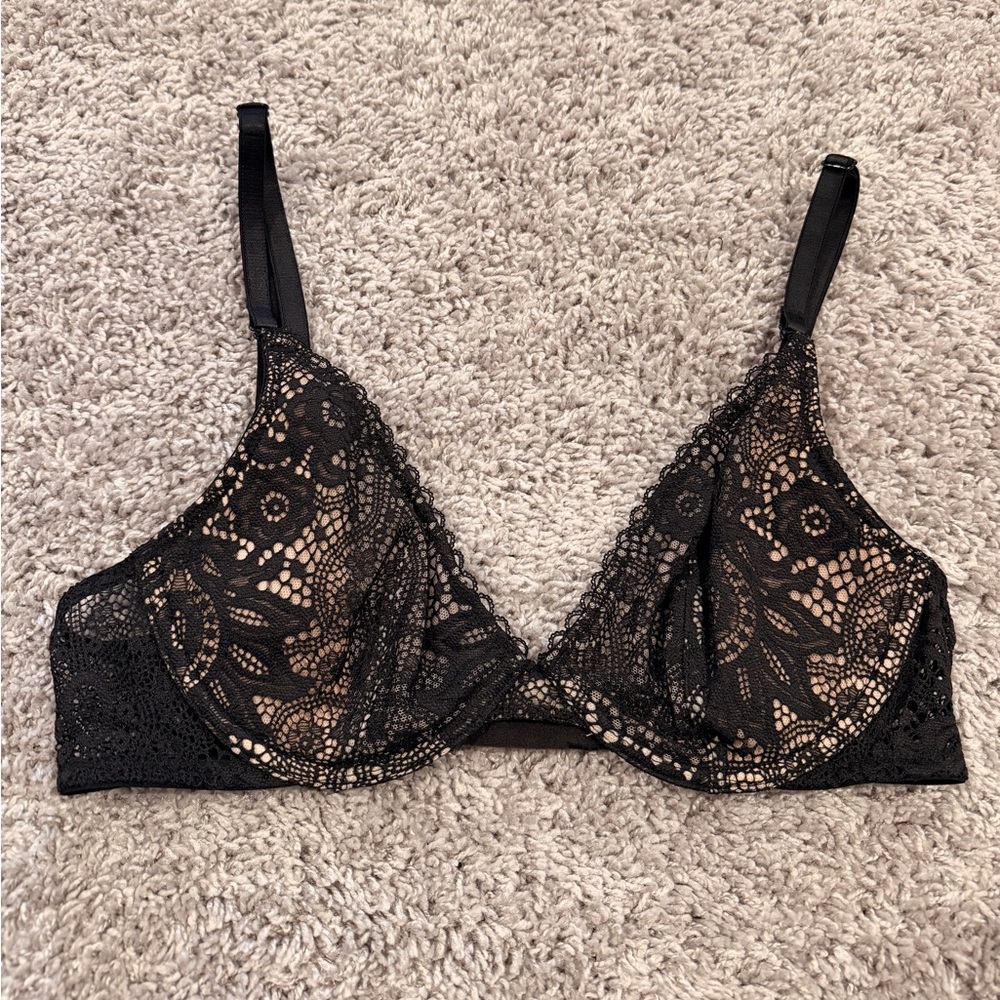 Victoria’s Secret very sexy unlined plunge bra